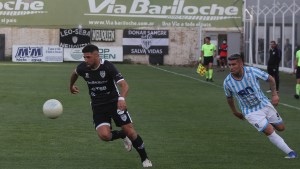 Juan Pablo Zárate, goleador de Cipolletti: »depende de nosotros terminar lo más arriba posible»