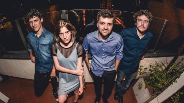 Música para Volar: José Mateucci (batería), Julieta Sciasci (bajo), Alexis Thompson (guitarra) y Bruno Moreno (teclados y arreglos).