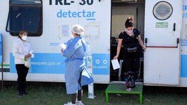 En Neuquén los DetectAR realizan el test "rápido" y el PCR se reserva a grupos de riesgo o personal de Salud. Foto archivo: Florencia Salto