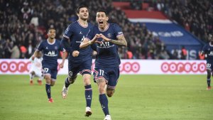 Messi salió en el entretiempo y Di María salvó el triunfo para el PSG