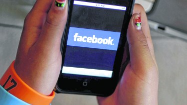 En el escándalo con Cambridge Analytica, allá por 2016, Zuckerberg pidió disculpas y pagó 5 mil millones de dólares de multa.