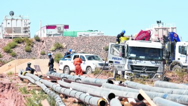 El movimiento petrolero es tan fuerte en Añelo que la ciudad duplica en el día su población.