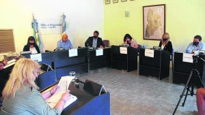 Stefani vetó una ordenanza y los concejales de La Angostura salieron a cruzarlo