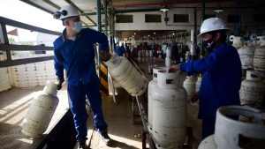 YPF donó 500 garrafas para familias de Río Negro y Neuquén