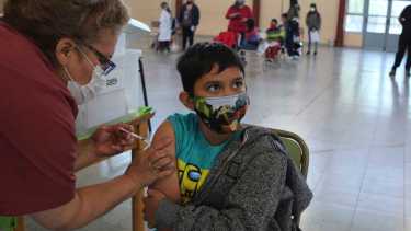 De la población objetivo a vacunar, un 95% está escolarizada, lo que permitirá llegar con la vacuna a la mayor cantidad en sus colegios y jardines. Foto Juan Thomes. 