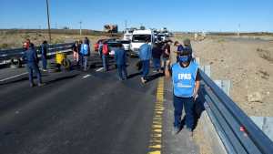 Los trabajadores del EPAS levantaron el corte de la Ruta 22 en Arroyito