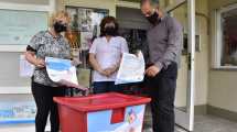 Imagen de Instalan los primeros contenedores para tirar los medicamentos vencidos en farmacias de Neuquén
