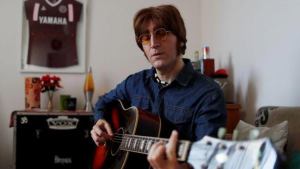 Javier Parisi, el John Lennon de Lanús: «viví tres meses con su familia»