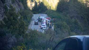 El accidente fue en el camino de los Siete Lagos, en la zona del Gauchito Gil. Foto: Patricio Rodríguez