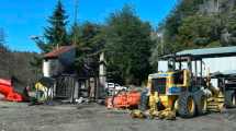 Imagen de Atacan un depósito de Vialidad en Bariloche y dejan panfletos con amenazas