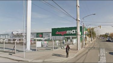 Las mujeres intentaron robar mercadería por unos 25.000 pesos. (Captura de Google Maps)