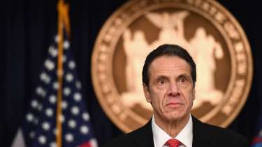 Andrew Cuomo renunció a su cargo tras ser acusado de acoso sexual por casi una docena de mujeres.