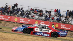 A De la Iglesia se le escapó la victoria en la última vuelta del TC Pista en Viedma: mirá la definición