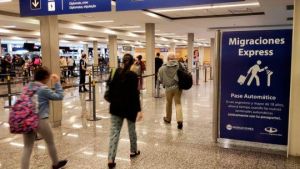 Seis ciudadanos iraquíes fueron detenidos en Ezeiza con pasaportes falsos