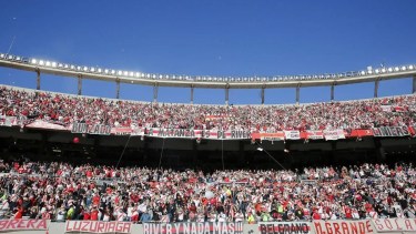 Las tribunas del Monumental lucieron llenas por encima del 50% habilitado.