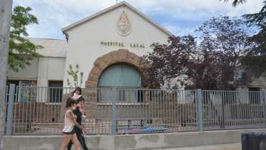 Los sueldos bajos fueron una de las causas que derivó en el alejamiento de los médicos. (FOTO: Yamil Regules)