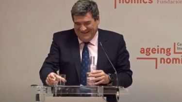 Si bien al funcionario se lo vio incómodo con el error, también se divirtió con el incidente.-