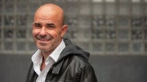 Imagen de Mucha expectativa con la visita de Sacheri a la feria del libro en Plaza Huincul
