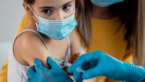 Llega hoy un cargamento de Sinopharm para destinar a niños entre 3 y 11 años