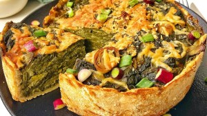 Tarta veggie de espinacas y puerros