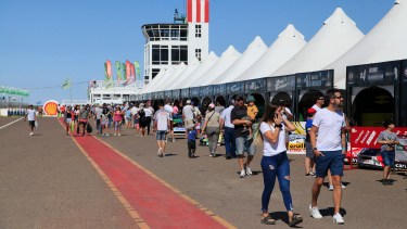 El TC generó una gran exopectativa en Viedma, donde no quedan entradas para boxes, que eran limitadas. Archivo.