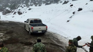 Una docena de personas habría sido afectada por la  avalancha.