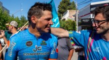 Imagen de Juárez, de trabajar como repartidor a ser campeón de la Vuelta al Valle
