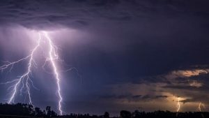 Alerta naranja por fuertes tormentas y vientos en varias provincias este domingo: las zonas afectadas