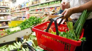 El precio de la canasta básica alimentaria se duplicó desde que asumió Fernández