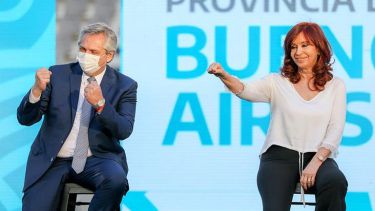 Fernández saludó a Cristina tras la intervención quirúrgica.  