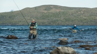 La boca del río Limay, un lugar ideal para la pesca. (Foto: Marcelo Martinez)