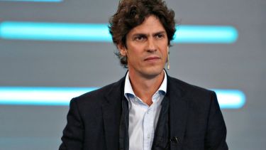 "No se puede criticar todo el tiempo adentro. Esas críticas no sirven, van en contra de lo que nos dicen la gente", señaló el senador.-