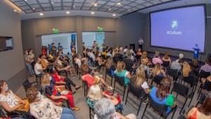 Quedó inaugurado el espacio multicultural de la terminal de ómnibus de Roca