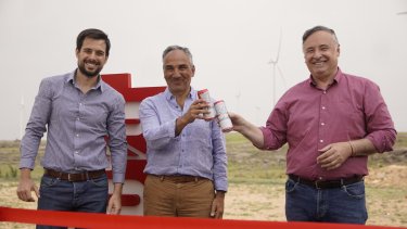 Un brindis verde: inauguró el Parque Eólico Budweiser
