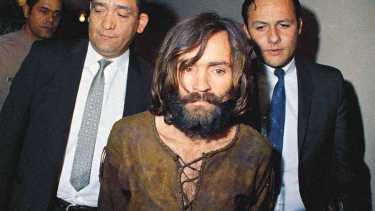 El crimen realizado por el clan de Charles Manson representó un fin de ciclo para el hippismo, con un escenario trágico.
