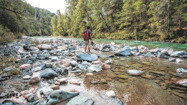 El río Azul, uno de los encantos naturales de El Bolsón para descubrir este fin de semana largo. Foto: Gentileza