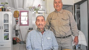 Eugenio, un vecino de 101 años, con el recuerdo vivo del telégrafo en El Chocón