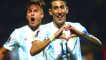 Ángel Di María festeja el golazo con el que argentina venció a Uruguay, en Montevideo. (Photo by Ernesto Ryan / POOL / AFP)