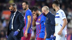 Médicos de la AFA viajaron a Barcelona para asistir a Sergio Agüero