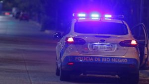Una pelea campal durante la madrugada terminó con heridos, en Roca