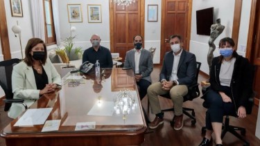 La reunión se realizó en el despacho de la gobernadora de la Casa de Gobierno. 