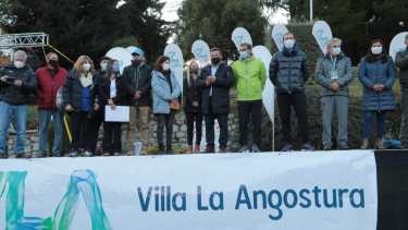 La carrera de montaña tuvo su presentación el jueves  y tuvo más de 3 mil corredores en Villa La Angostura. Foto: Gentileza @OmarGutierrezOk