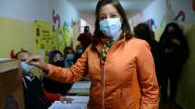 Imagen de Carreras votó en Bariloche y dijo que Juntos colaborará en la “reconstrucción del país»