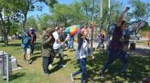 Imagen de A 4 años del asesinato de Rafael Nahuel, sonaron los instrumentos mapuche frente al Tribunal Oral Federal