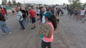 Abuso en Las Perlas: ahora cortaron el puente Lembeye reclamando justicia