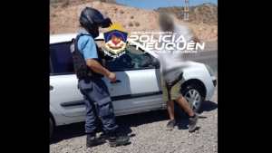 Un hombre circulaba en contramano en el Tercer Puente y agredió a un policía