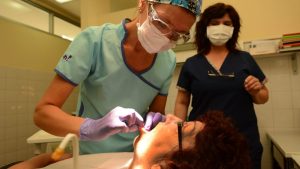 Controles gratuitos durante toda la semana en Neuquén para prevenir el Cáncer Bucal