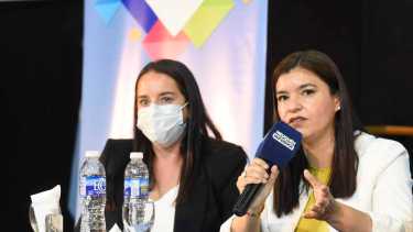 Vanina Merlo, a la derecha, propuesta para defensora general (Archivo)