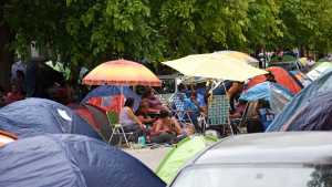 Continúa el acampe y corte de Barrios de Pie frente a Casa de Gobierno de Neuquén