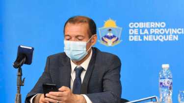 El gobernador tuvo que hacerse un hisopado, por haber sido contacto estrecho de un caso positivo. Foto: archivo Florencia Salto.